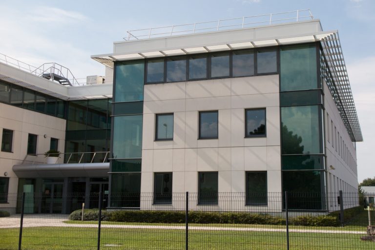 Photo of office building illustrates blog: "Owner- Occupied Commercial Real Estate: a Definition"